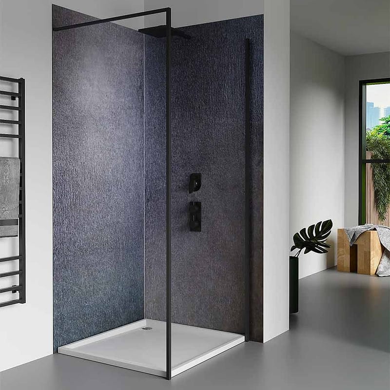 Douche in badkamer met een Metal Stuc afwerking